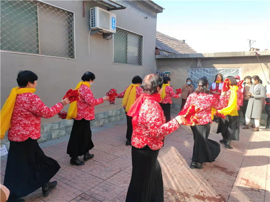 公益在线淄博站为九十岁以上老人祝寿